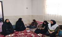 دیدار با خانواده معزز شهدا با حضور کارکنان شبکه بهداشت و درمان شهرستان اشتهارد
